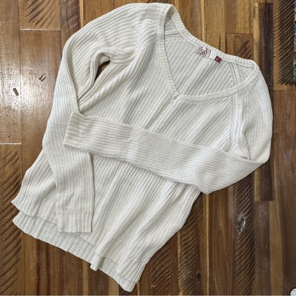 SO Cream Knitted Long Sleeve V Neck Sweatshirt - Picture 7 of 9